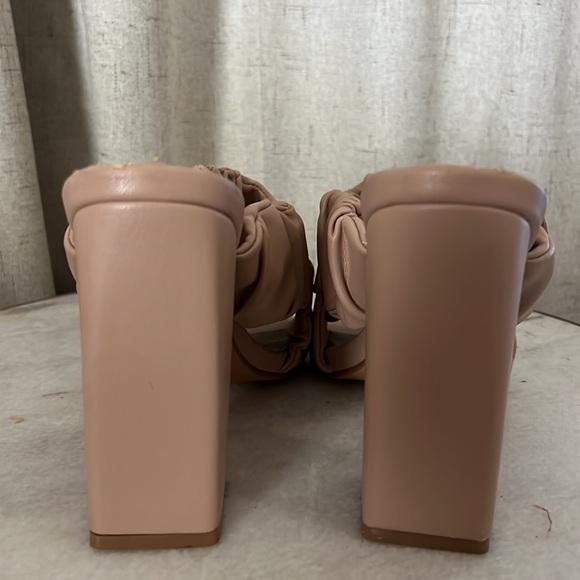 Nude strappy heel - Picture 4 of 4